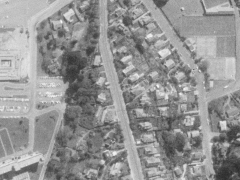 11 Hackthorne Road from the air, 1975-1979