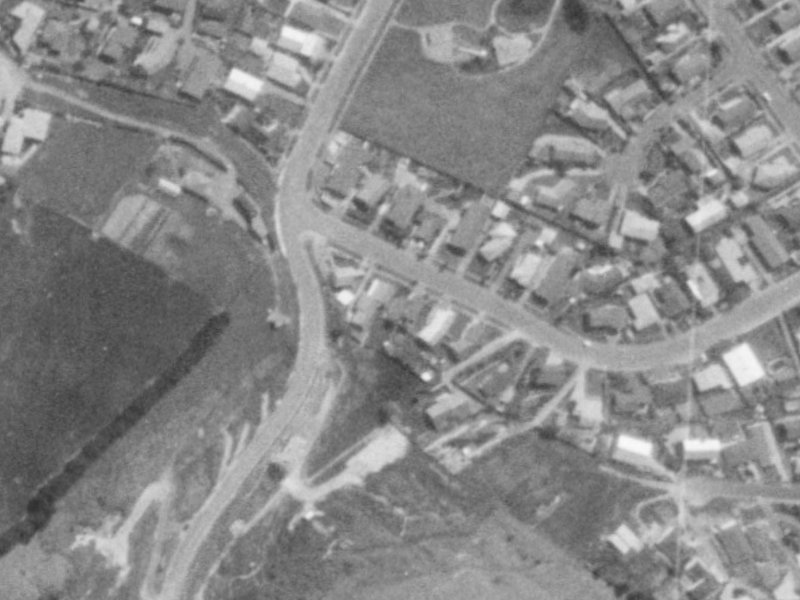 33 Gunns Crescent from the air, 1975-1979