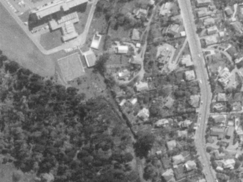 20D Hackthorne Road from the air, 1975-1979