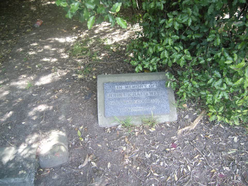 the register’s photograph of the plaque at Simeon Quay Reserve