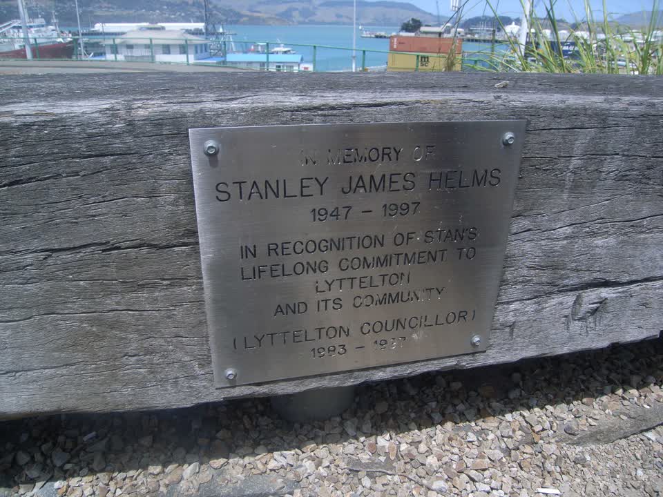 the register’s photograph of the plaque at Sutton Reserve