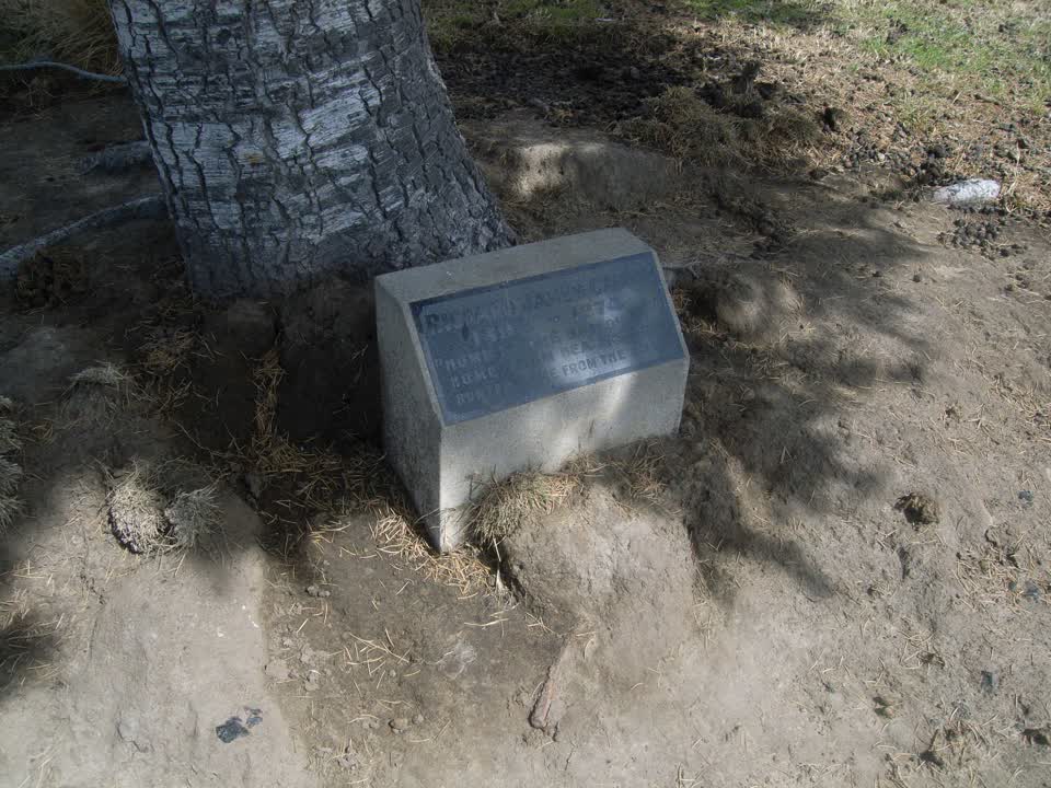 the register’s photograph of the plaque at Camp Bay Cemetery