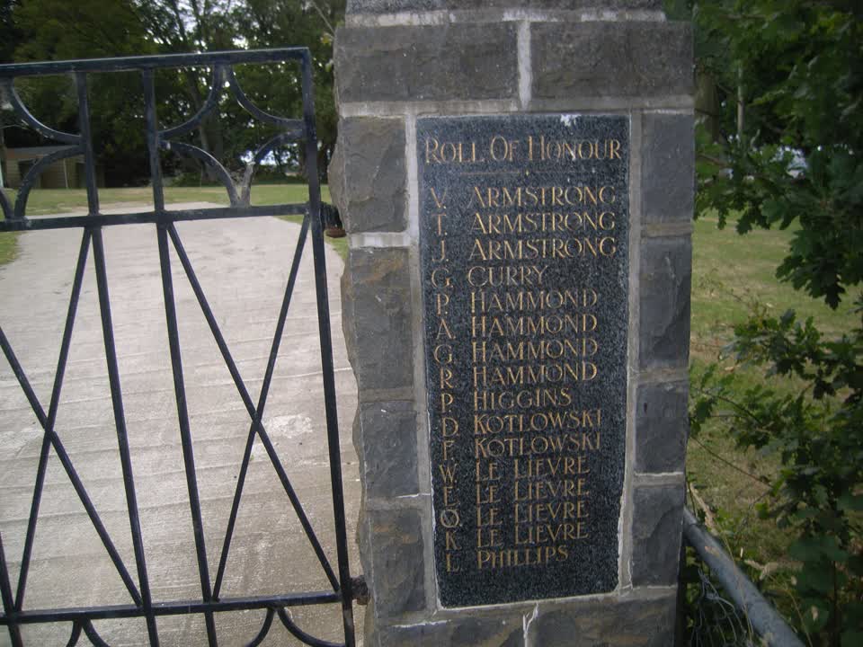 the register’s photograph of the plaque at Takamatua Reserve