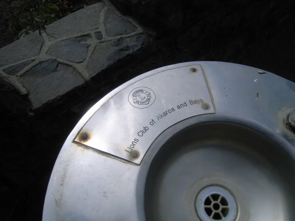 the register’s photograph of the plaque at Cenotaph War Memorial