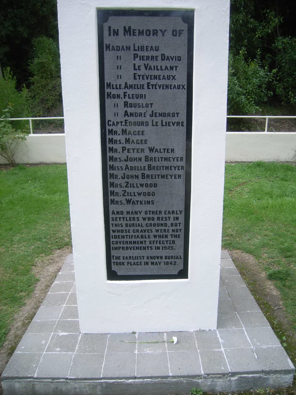 the register’s photograph of the plaque at L'Aube Hill Reserve