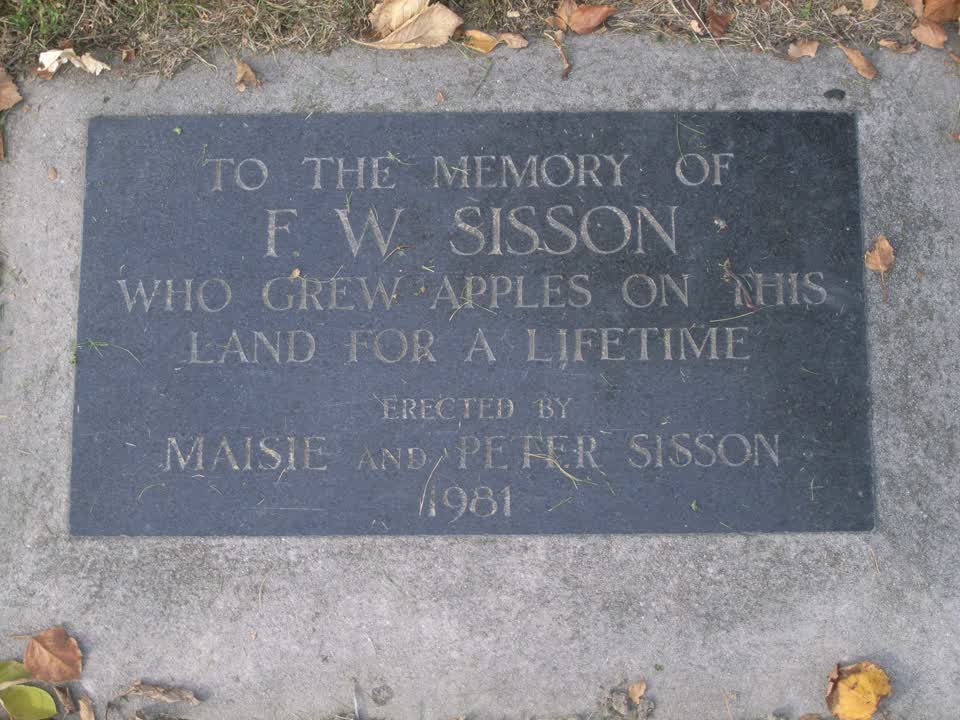 the register’s photograph of the plaque at Veitch Reserve