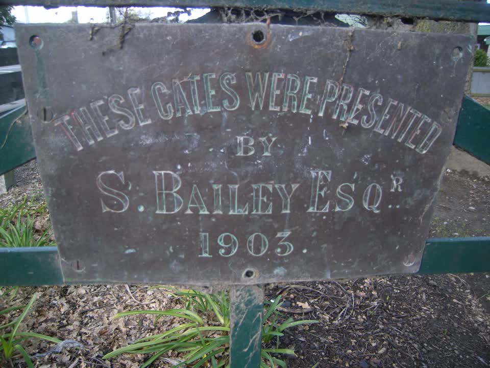 the register’s photograph of the plaque at Templeton Domain