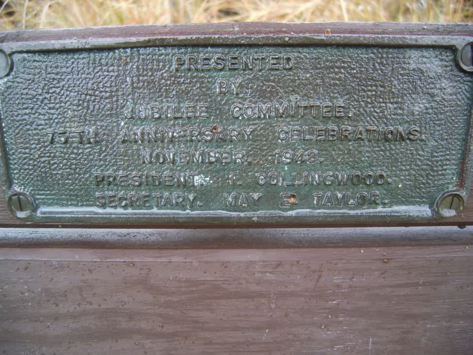 the register’s photograph of the plaque at Sydenham School Memorial