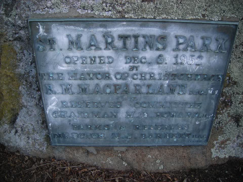 the register’s photograph of the plaque at St Martins Park