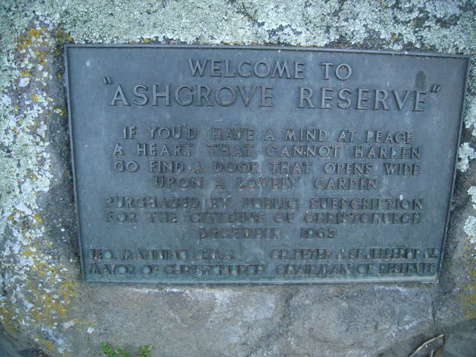the register’s photograph of the plaque at Ashgrove Reserve