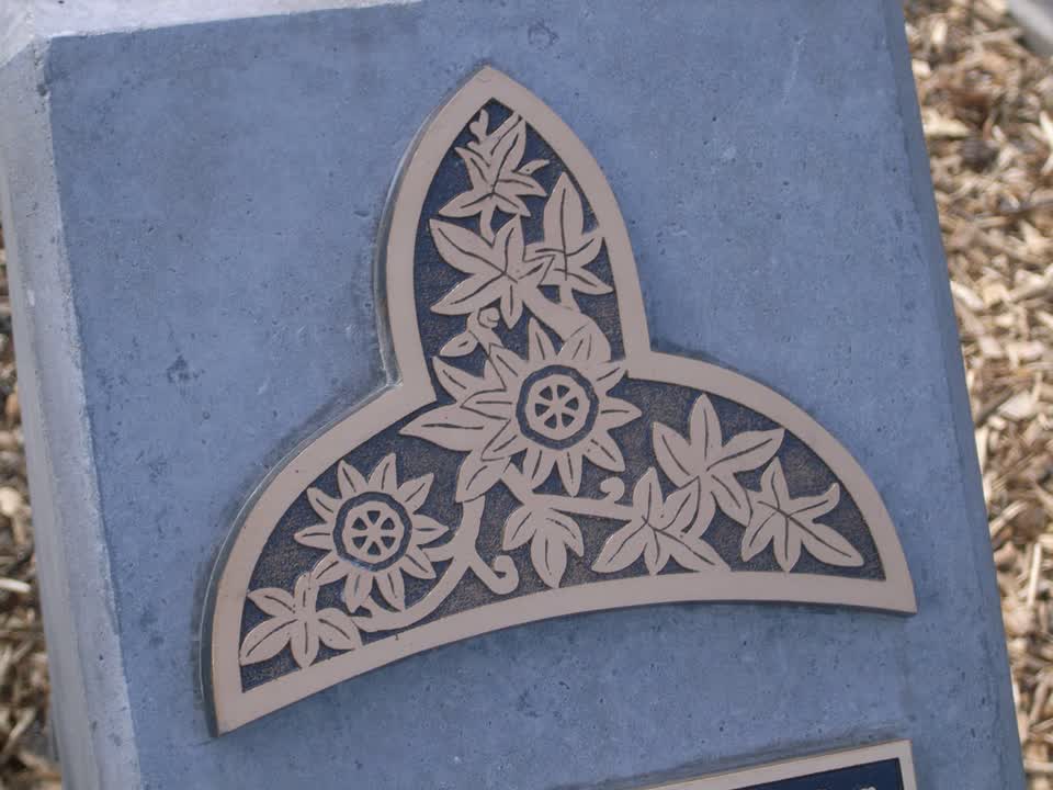 the register’s photograph of the plaque at Ruskin Reserve