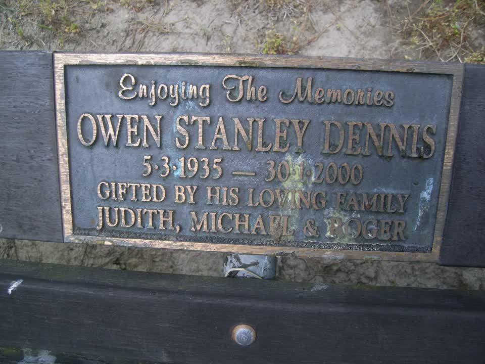 the register’s photograph of the plaque at Huntsbury Playground
