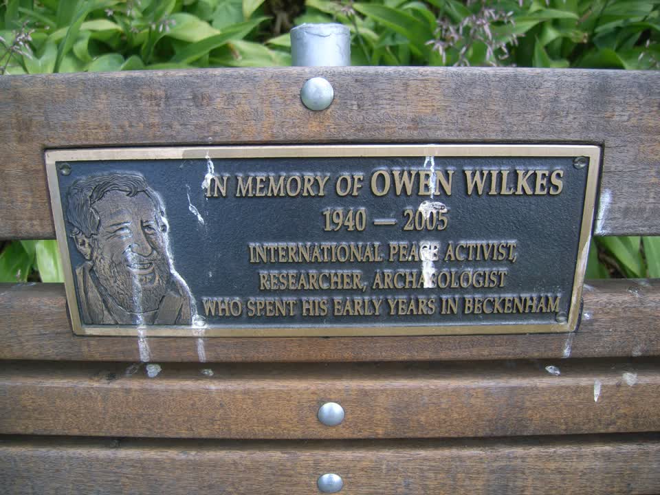 the register’s photograph of the plaque at Beckenham Park