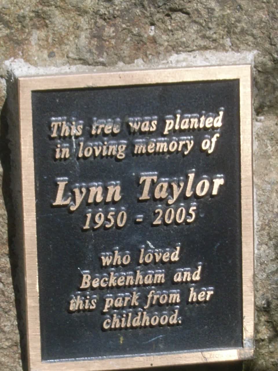 the register’s photograph of the plaque at Beckenham Park