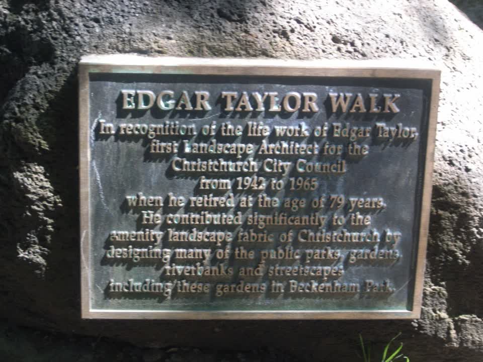 the register’s photograph of the plaque at Beckenham Park
