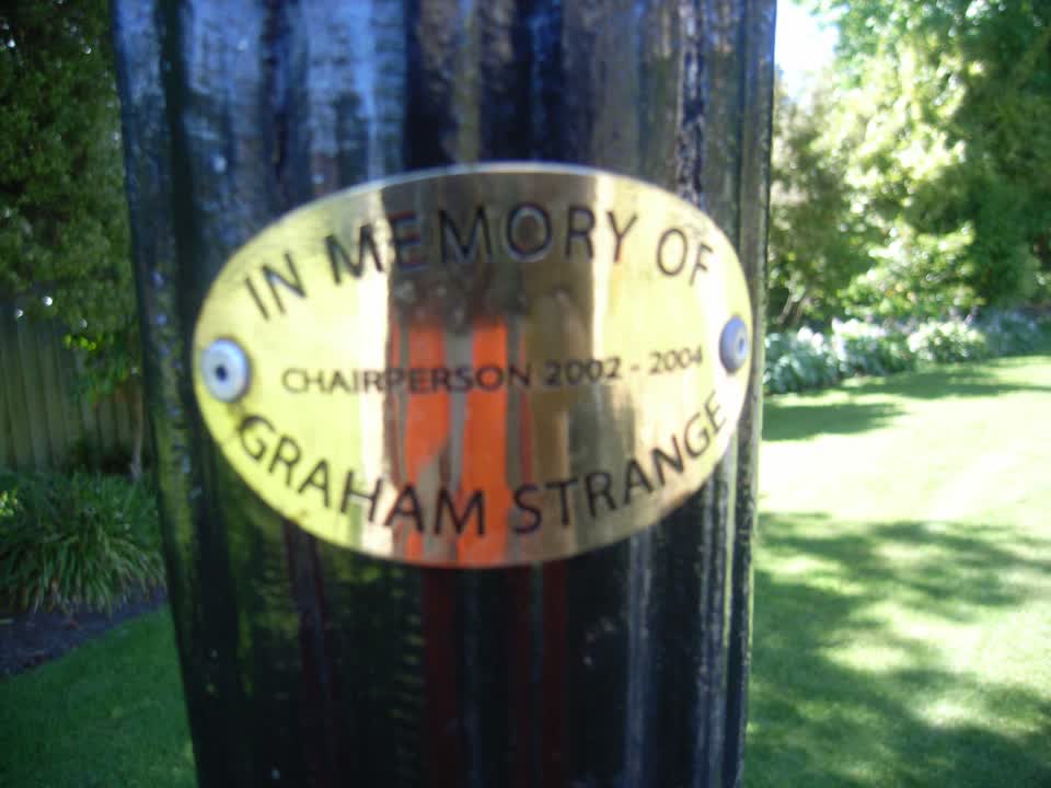 the register’s photograph of the plaque at Holmcroft Reserve