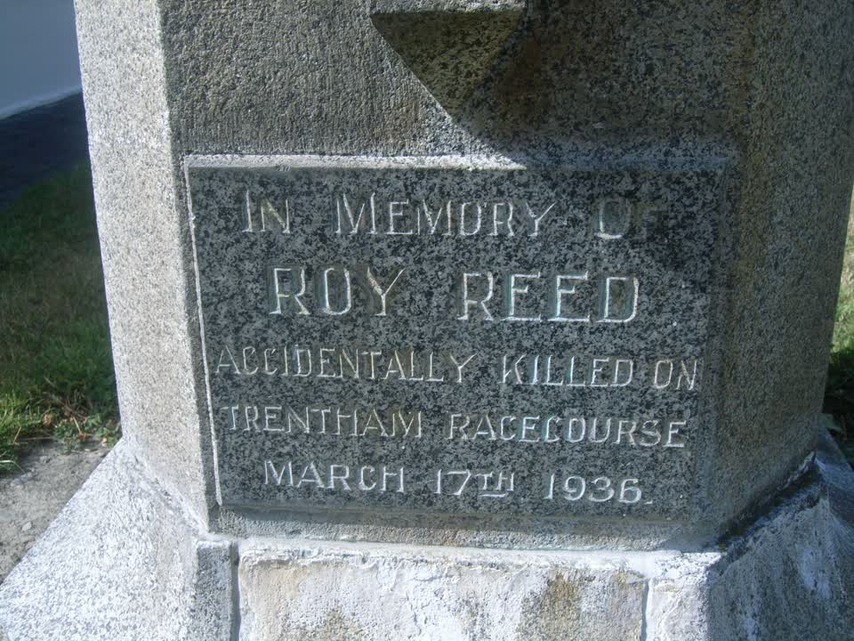 the register’s photograph of the plaque at Chokebore Reserve