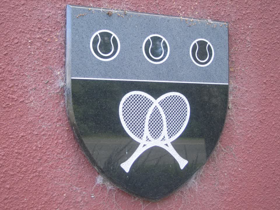 the register’s photograph of the plaque at Six Silvers Reserve