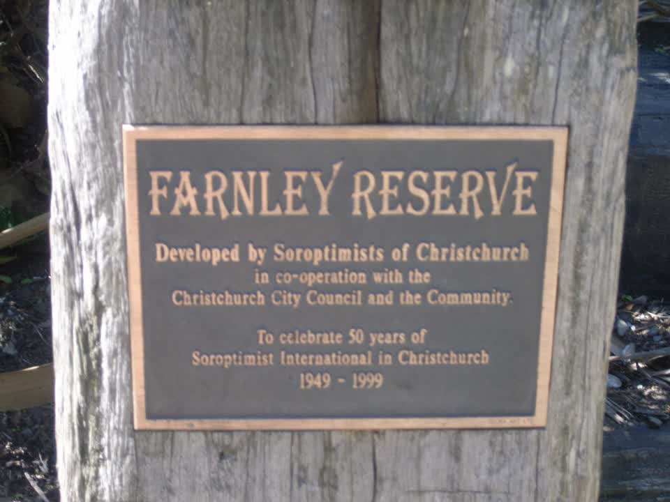 the register’s photograph of the plaque at Farnley Reserve