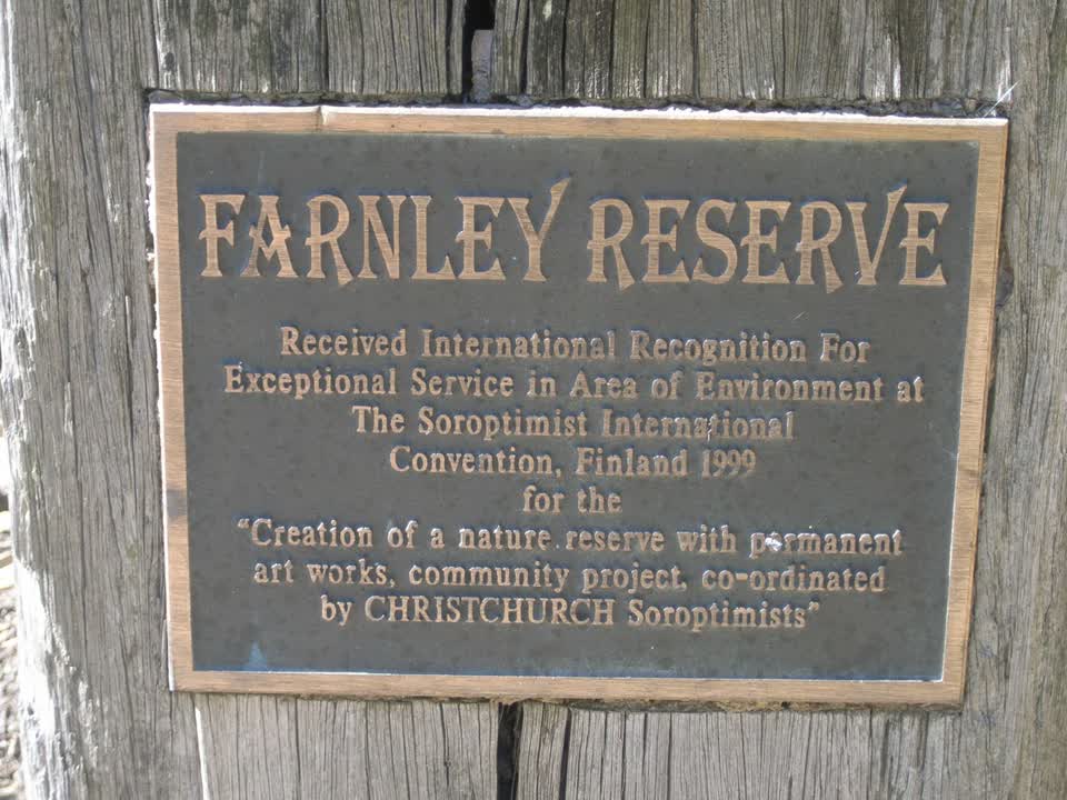 the register’s photograph of the plaque at Farnley Reserve