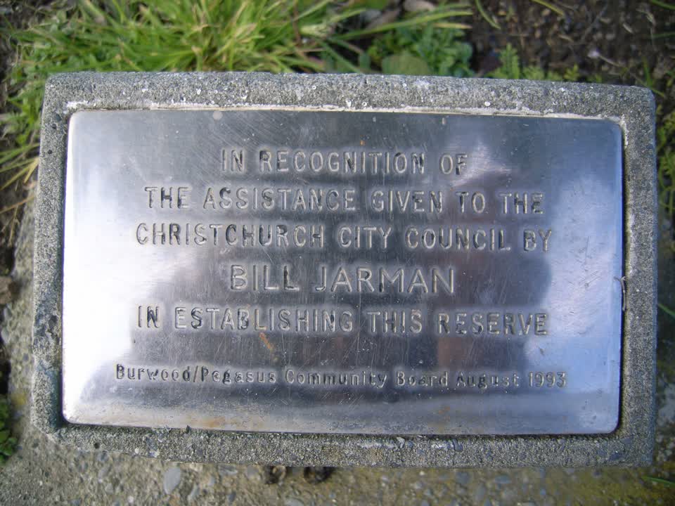 the register’s photograph of the plaque at Te Karoro Karoro Reserve