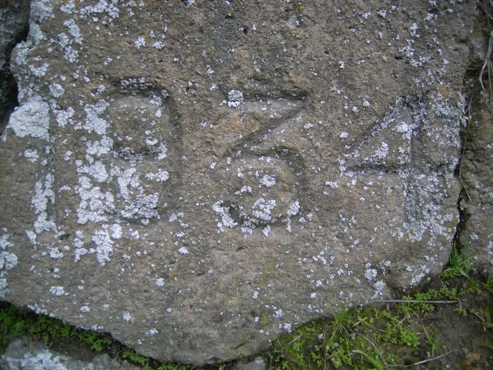 the register’s photograph of the plaque at Old School Reserve