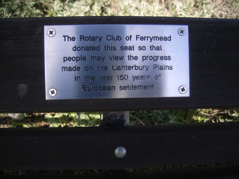 the register’s photograph of the plaque at Old School Reserve