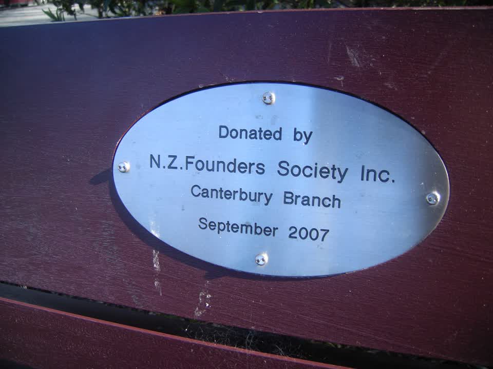 the register’s photograph of the plaque at Avebury Park