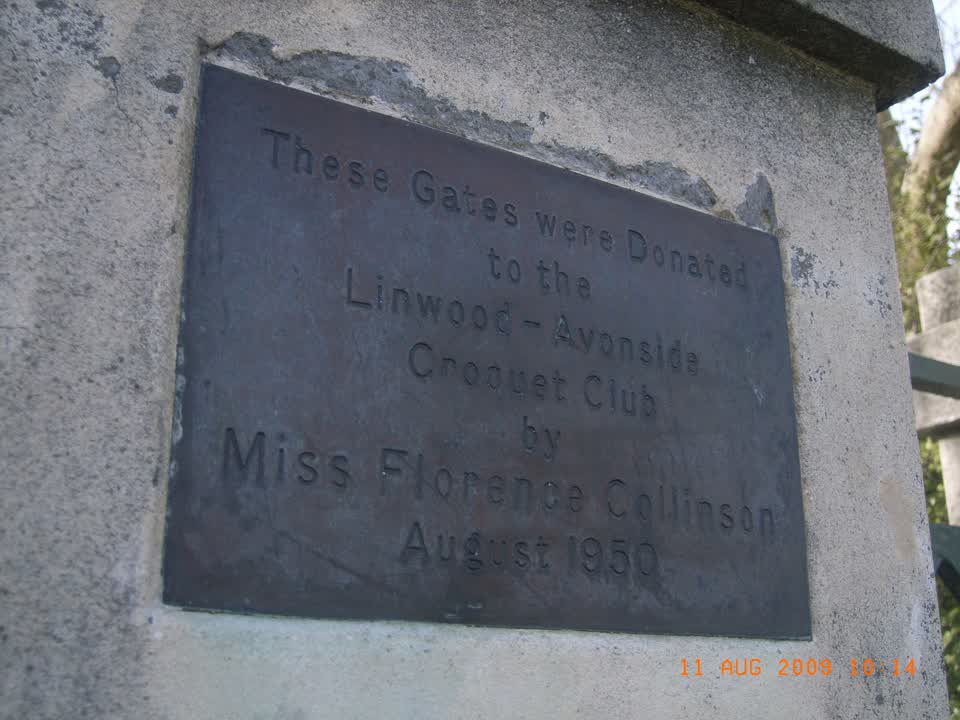 the register’s photograph of the plaque at Beverley Park