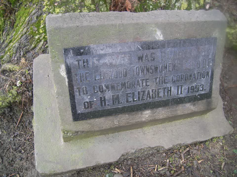 the register’s photograph of the plaque at Linwood Park