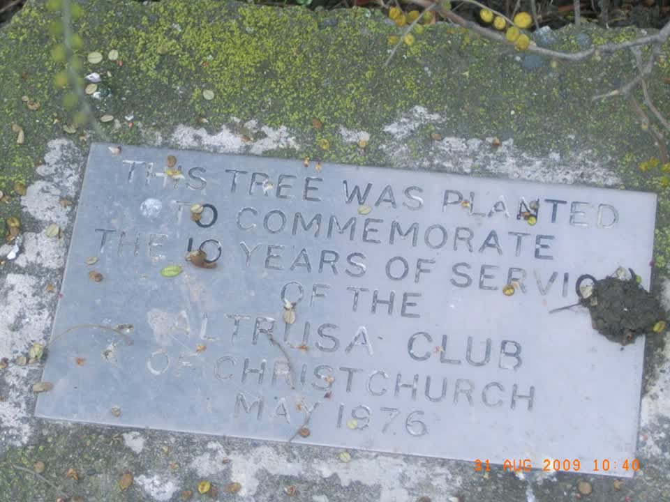 the register’s photograph of the plaque at Cambridge Reserve