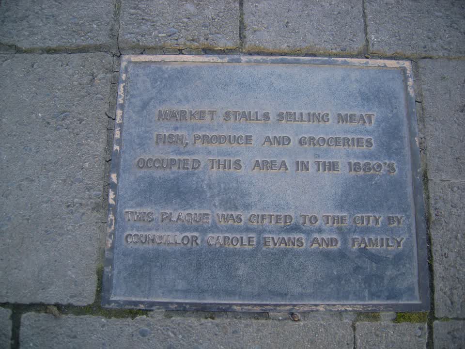 the register’s photograph of the plaque at Victoria Square