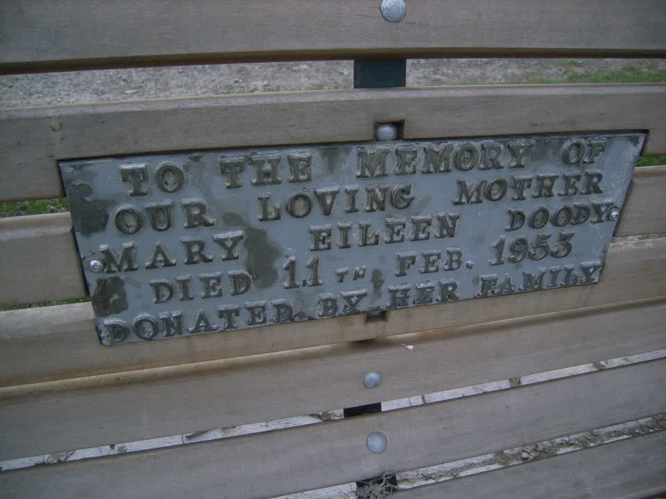 the register’s photograph of the plaque at Ruru Lawn Cemetery