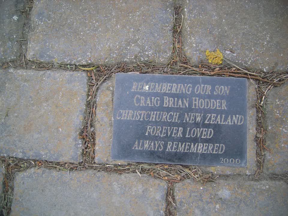 the register’s photograph of the plaque at Ruru Lawn Cemetery