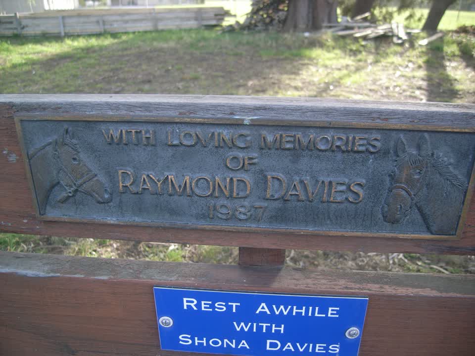the register’s photograph of the plaque at Ruru Lawn Cemetery