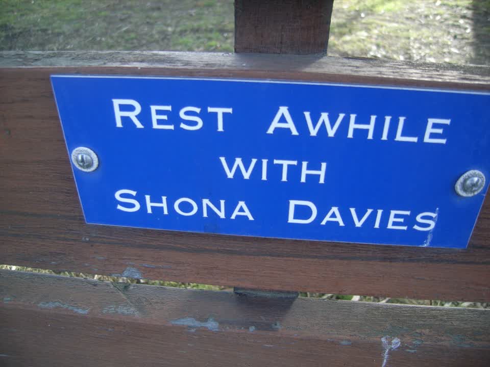 the register’s photograph of the plaque at Ruru Lawn Cemetery