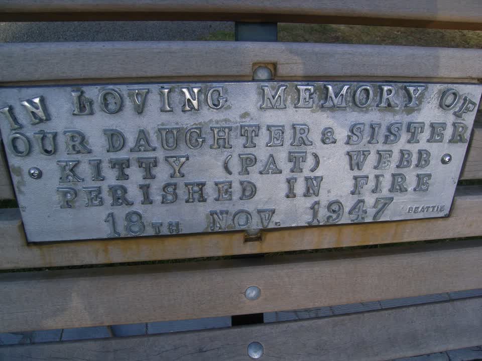 the register’s photograph of the plaque at Ruru Lawn Cemetery