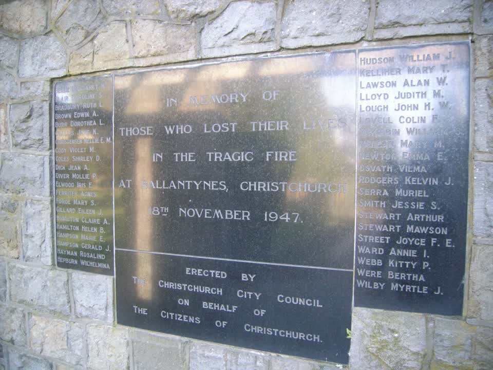 the register’s photograph of the plaque at Ruru Lawn Cemetery
