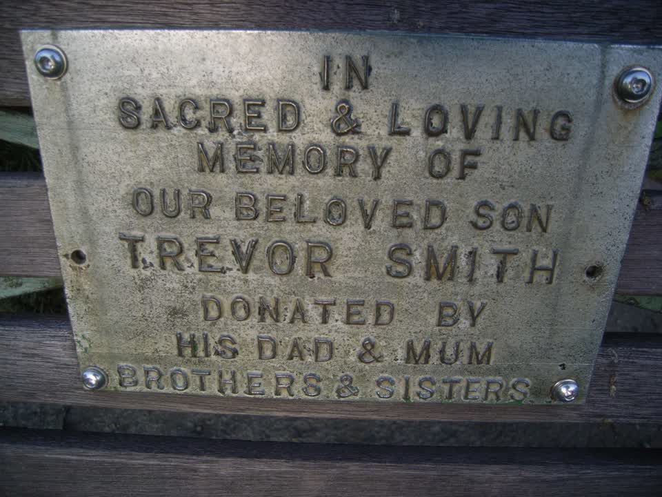 the register’s photograph of the plaque at Ruru Lawn Cemetery