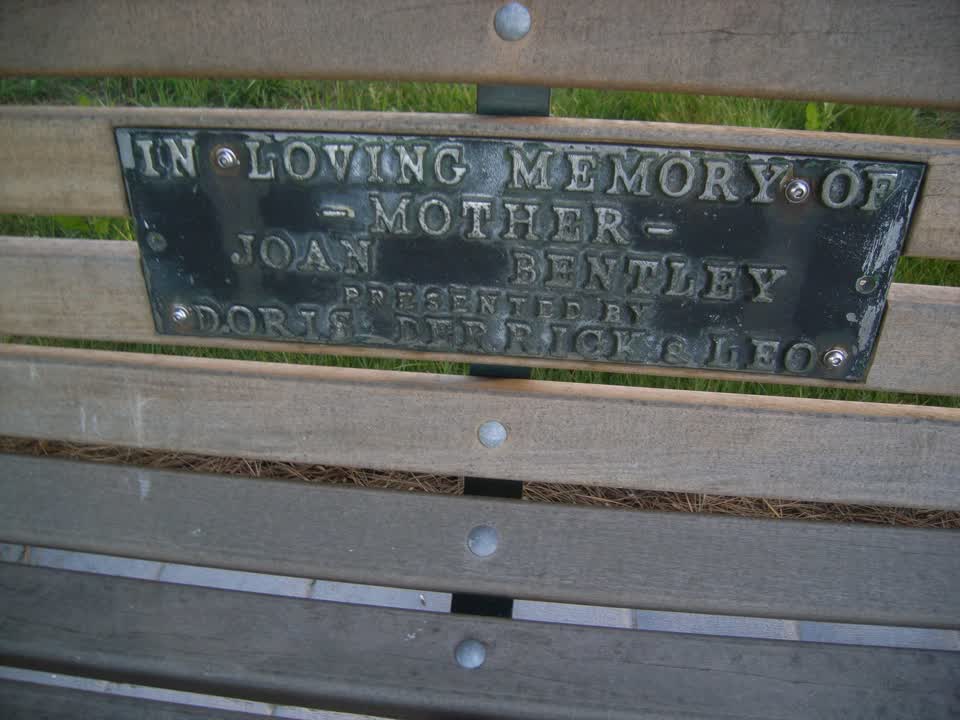 the register’s photograph of the plaque at Ruru Lawn Cemetery