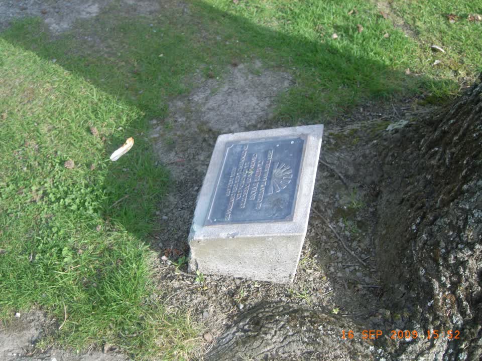 the register’s photograph of the plaque at Edmonds Factory Garden