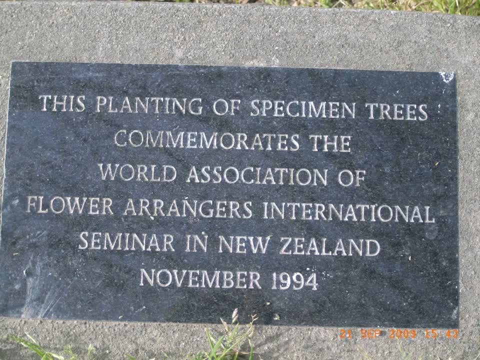 the register’s photograph of the plaque at Burwood Park