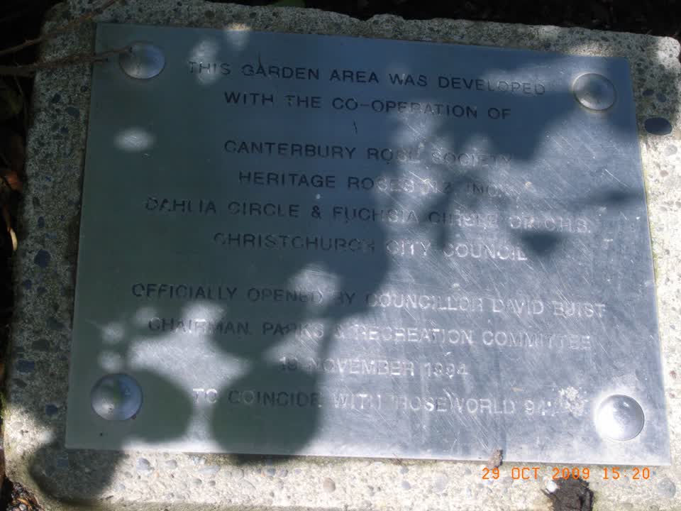 the register’s photograph of the plaque at Mona Vale