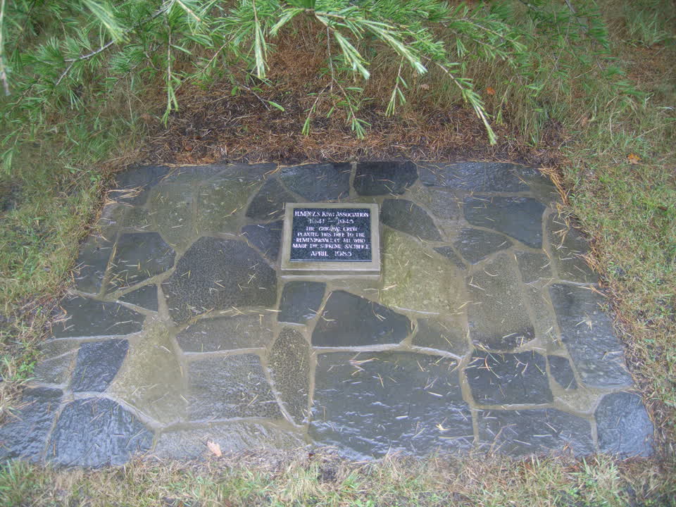 the register’s photograph of the plaque at Victoria Park