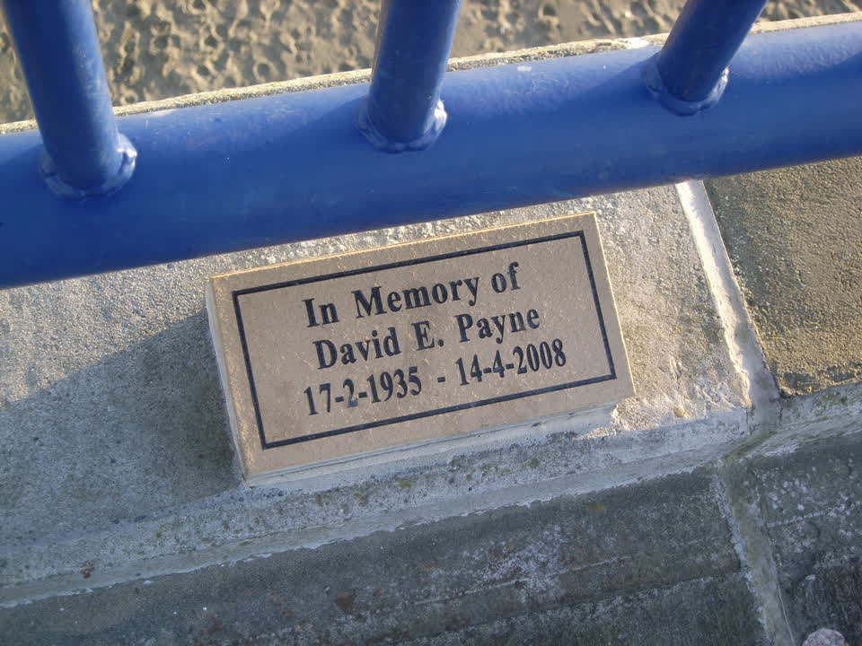 the register’s photograph of the plaque at Lonsdale St And Shackleton St