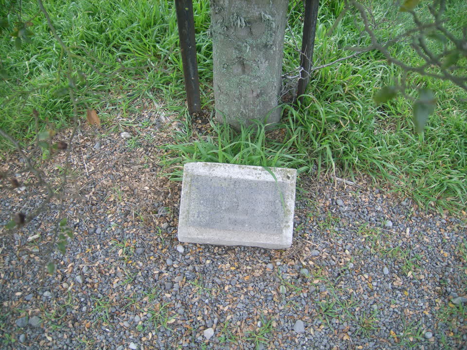 the register’s photograph of the plaque at Halswell Quarry Park