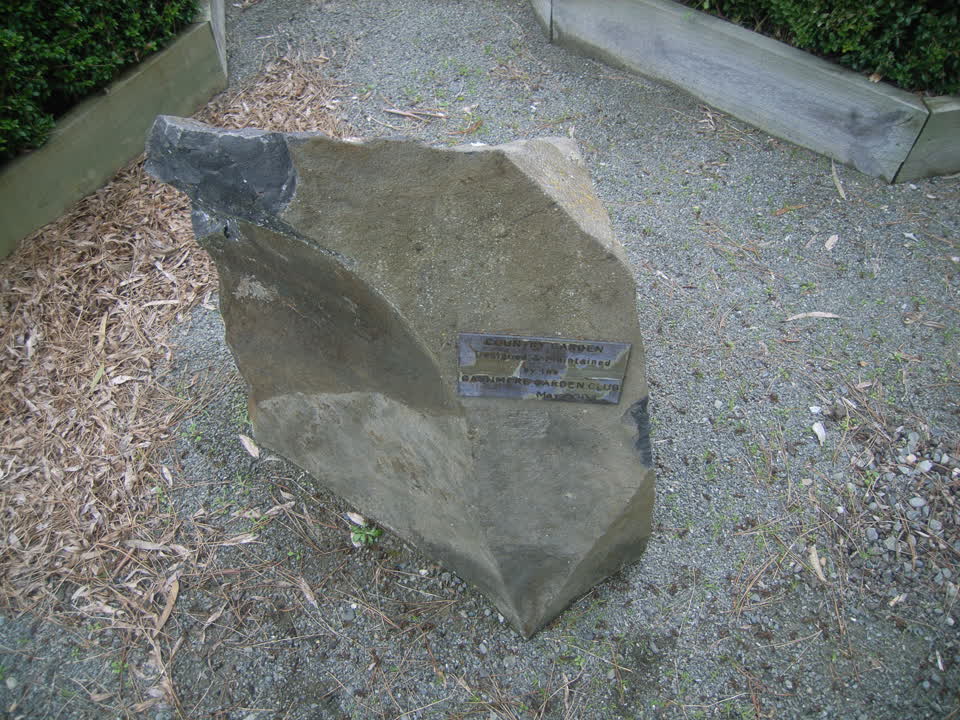 the register’s photograph of the plaque at Halswell Quarry Park