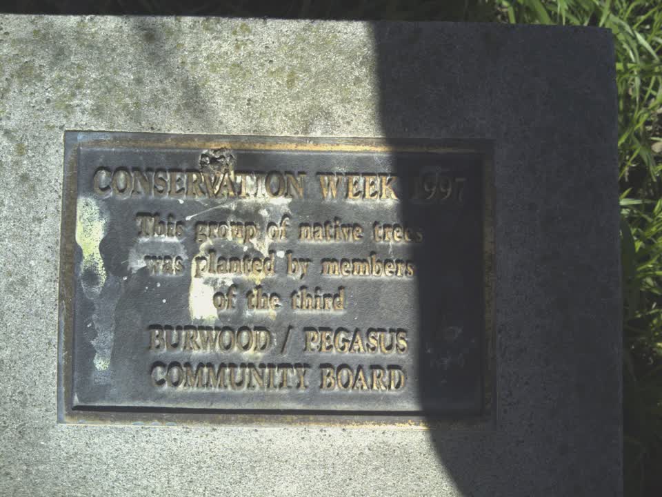 the register’s photograph of the plaque at Alpine View Drainage Reserve
