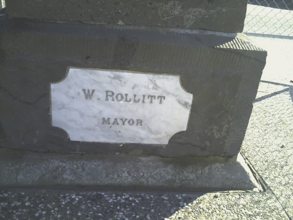 the register’s photograph of the plaque at King Edward Memorial