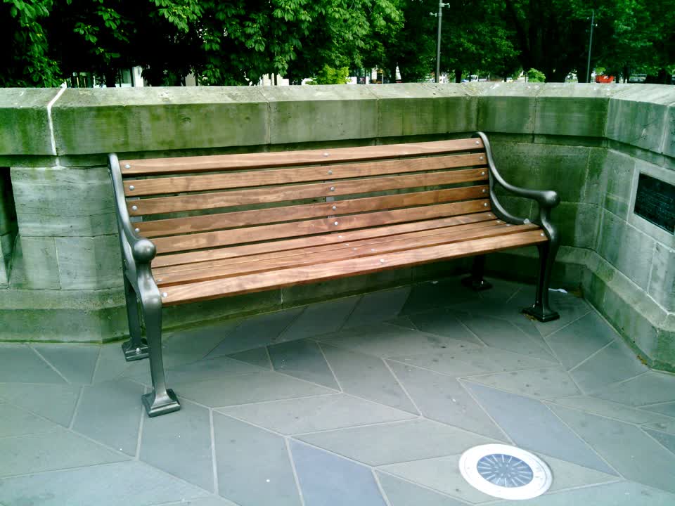 the register’s photograph of the plaque at Bridge Of Remembrance